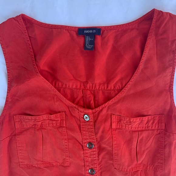 Red tank top with a tie at the bottom - Picture 2 of 4